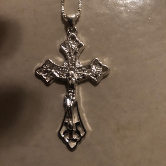 925 sterling silver crucifix pendant with chain - Picture 2 of 7